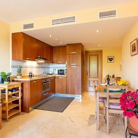 Con Parking Puerto Nuevo 8 Apartman